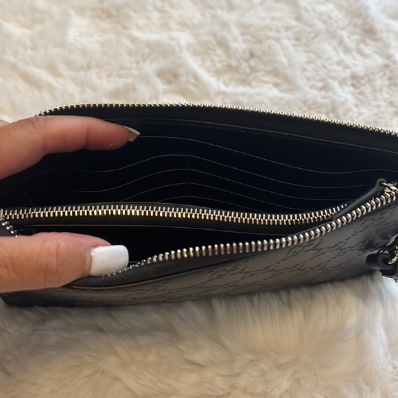Authentic Gucci wristlet - Picture 4 of 7